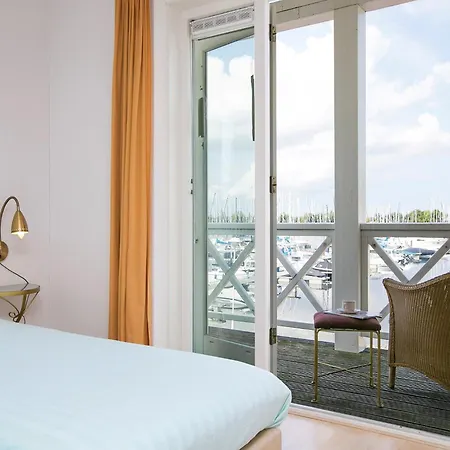 Comfortable Only 9 Km From Rockanje Villa Hellevoetsluis